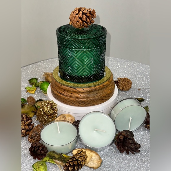 NEEDLE & SEA SALT, SCENT UNLEASHED, SOY HAND POURED SCENT CANDLES. - Picture 3 of 6